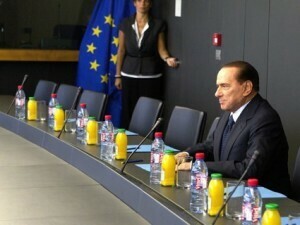 Silvio Berlusconi ad una riunione a Bruxelles