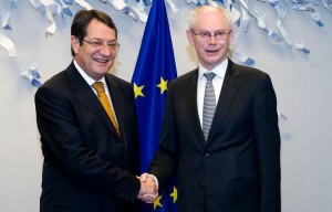 Il premier cipriota Anastasiades con il Presidente del Consiglio europeo Van Rompuy