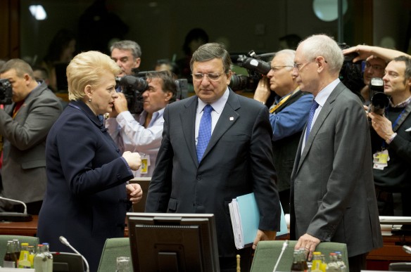 La presidente lituana Dalia Grybauskaitė con Barroso e van Rompuy