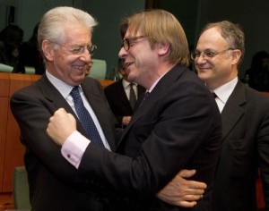 Verhofstadt e Mario Monti, sullo sfondo Roberto Gualtieri, del Pd (non coinvolto in questa spedizione)