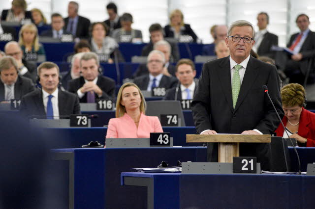 Juncker e i nuovi commissari al Parlamento europeo