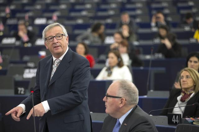 Jean-Claude Juncker parla a Strasburgo