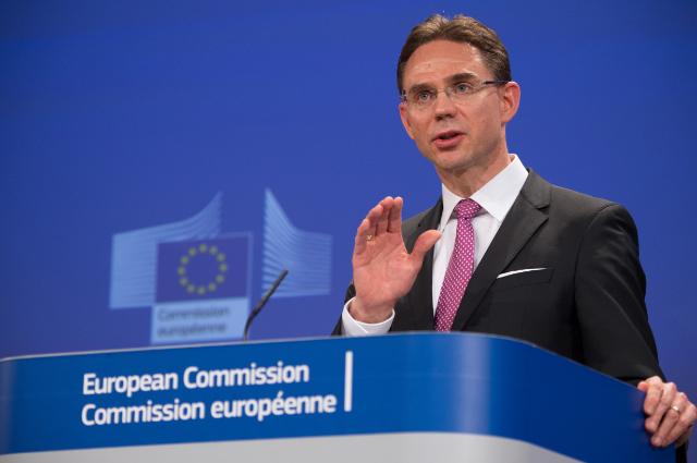 Jyrki Katainen. Piano Juncker