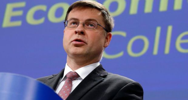 Il commissario per l'Euro, Valdis Dombrovskis