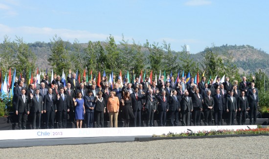 La foto di gruppo dell'ultimo vertice Eu-Celac, organizzato a Santiago del Cile nel 2013