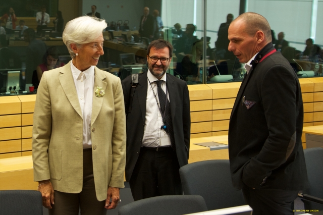 La direttrice del Fmi, Lagarde, e il ministro delle Finanze greco, Varoufakis, all'Eurogruppo