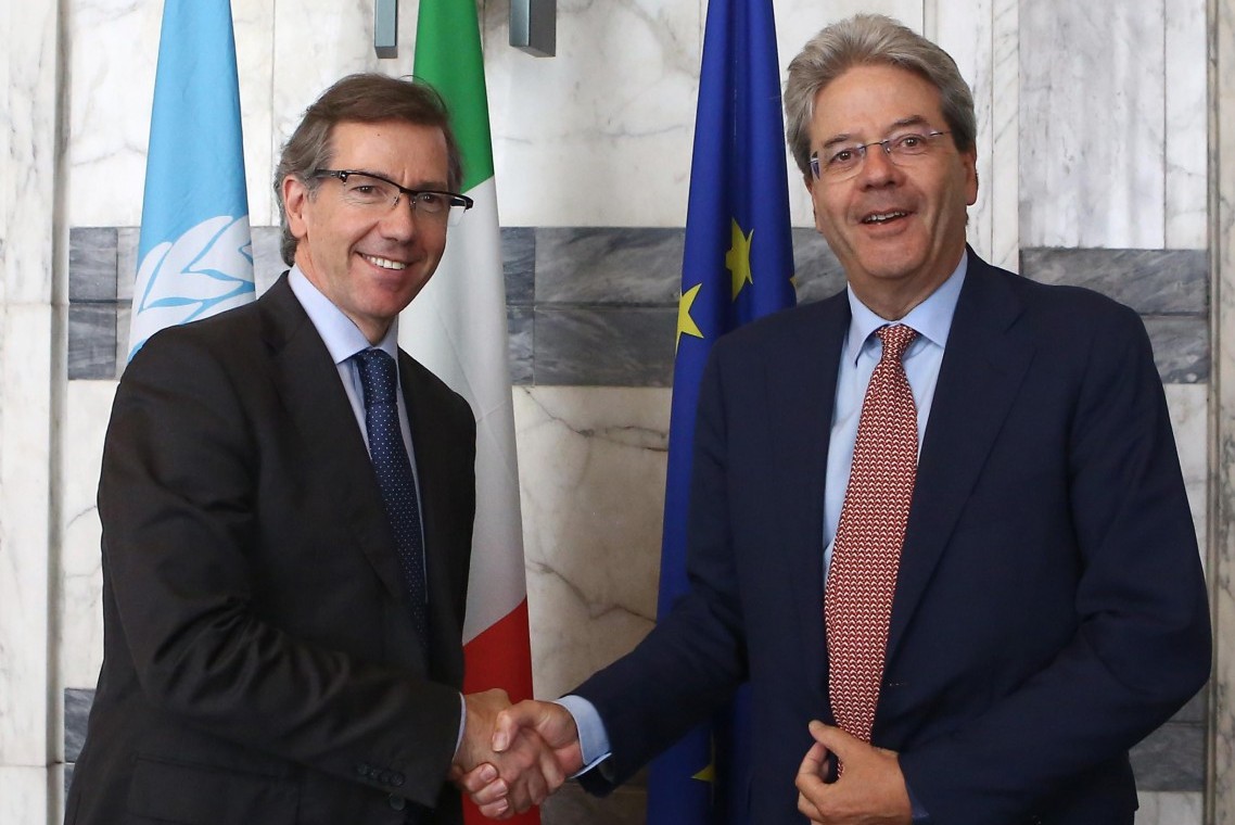 L'inviato speciale per la Libia Bernardino Leon e il ministro degli Esteri Paolo Gentiloni (Fonte: Farnesina)