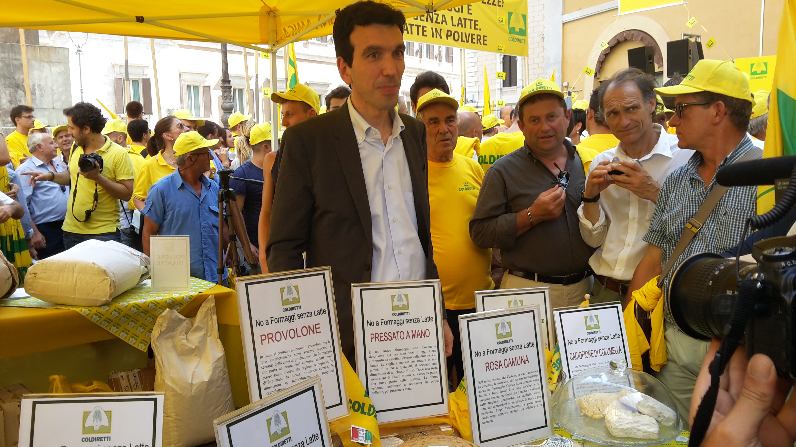 Il ministro dell'Agricoltura Maurizio Martina alla manifestazione di Coldiretti