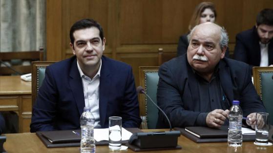 Alexis Tsipras con il ministro dell'Interno Nikos Voutsis