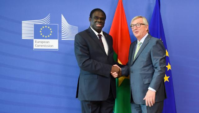 Kafando e Juncker durante la visita del presidente del Burkina Faso a Bruxelles nel giugno scorso