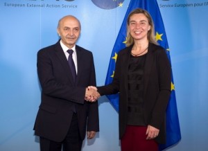 Il premier del Kosovo Mustafa con l'Alto rappresentante Mogherini - foto Consiglio Ue