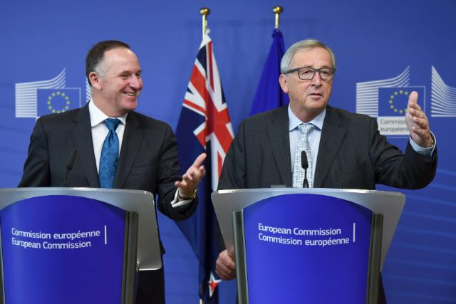 Il premier neozelandese John Key, e Jean-Claude Juncker - foto Commissione europea