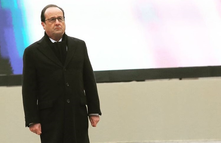 Il presidente Hollande alla cerimonia di commemorazione delle vittime del 13 novembre - foto Eliseo