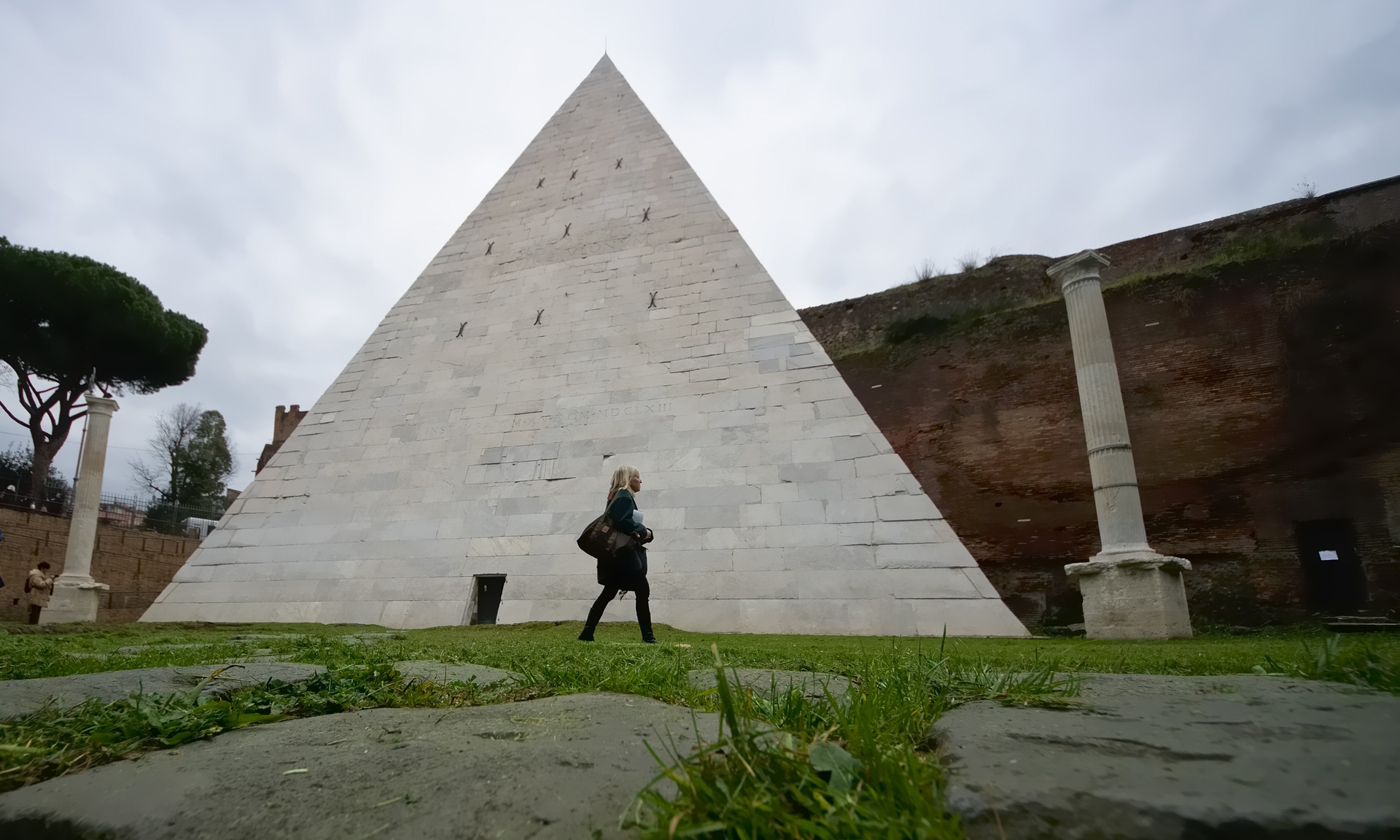 Piramide Cestia, Roma, restauro, turismo, Yuzo Yagi