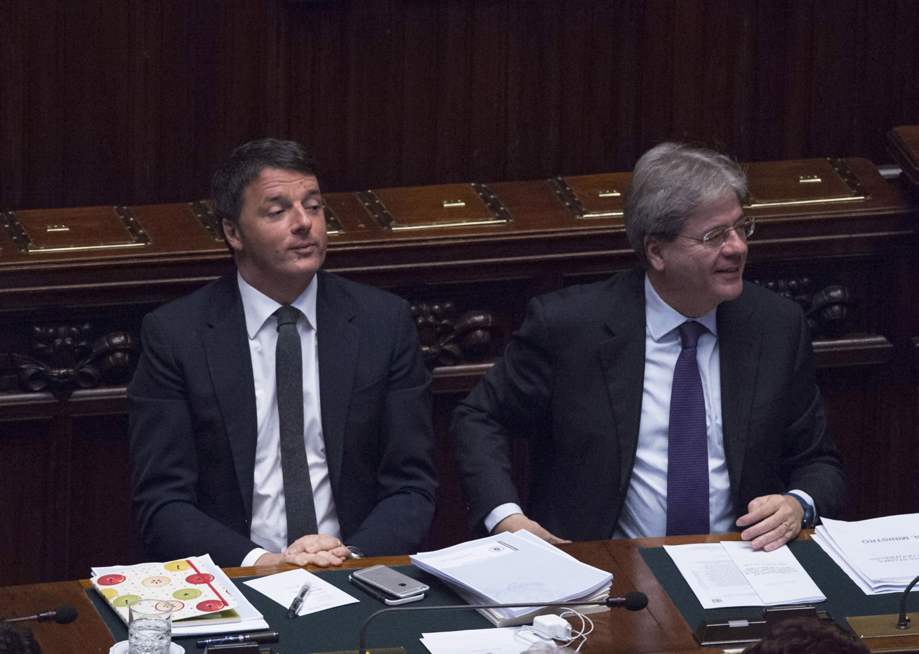 Il premier Matteo Renzi e il ministro degli Esteri Paolo Gentiloni (Foto: Barchielli, Palazzo Chigi