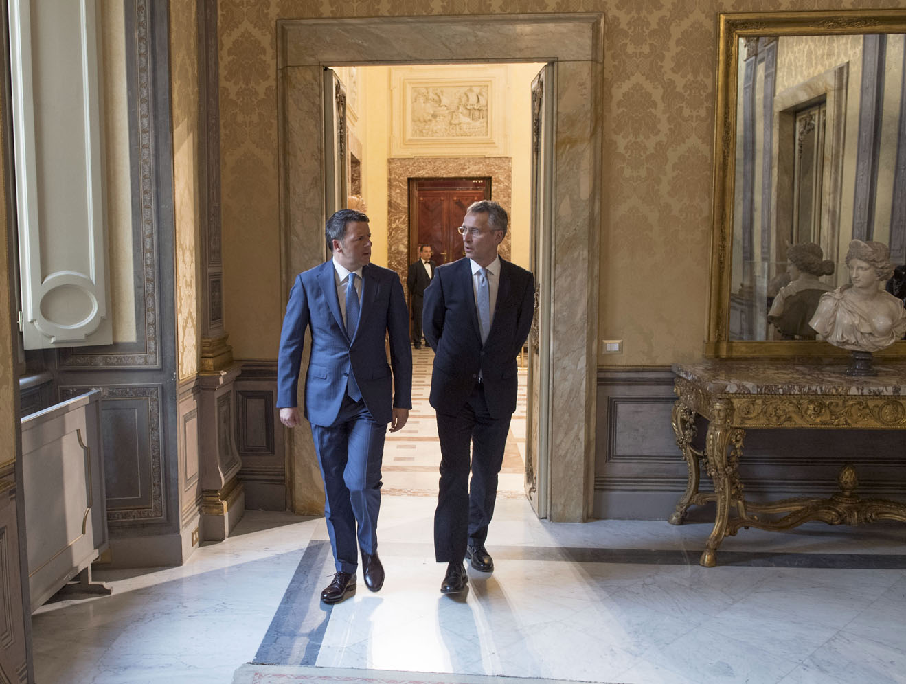 Il premier Renzi e il segretario generale della Nato, Jens Stoltemberg (Foto: Barchielli, Palazzo Chigi)