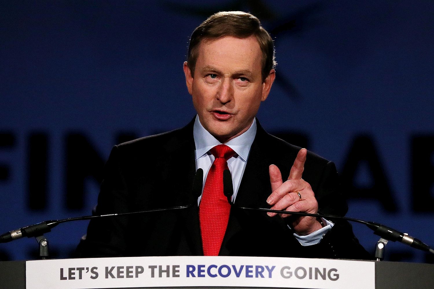 Enda Kenny, 65 anni, capo di governo irlandese. È il primo leader ad essere rieletto in un Paese reduce dal salvataggio economico