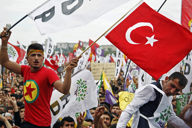 Una manifestazione del partito filo-curdo Hdp