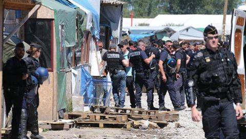 Polizia Calais Giungla