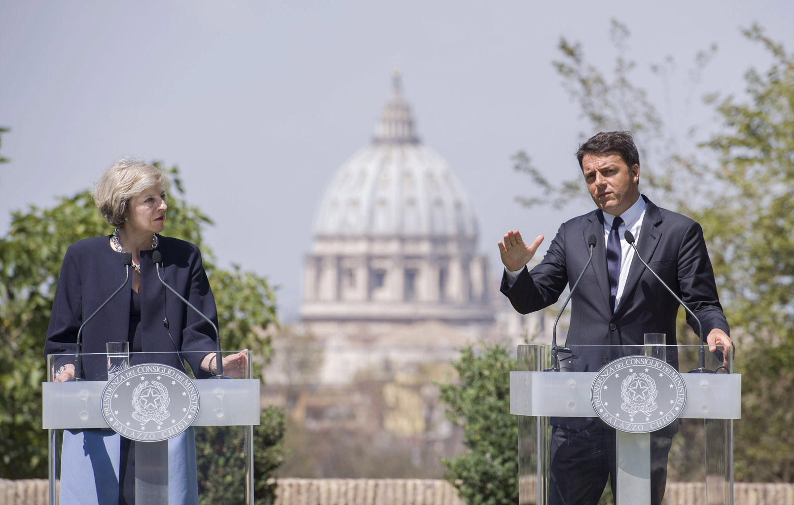 Il presidente del Consiglio Matteo Renzi e la premier britannica Theresa May (Foto: Barchielli, Palazzo Chigi)