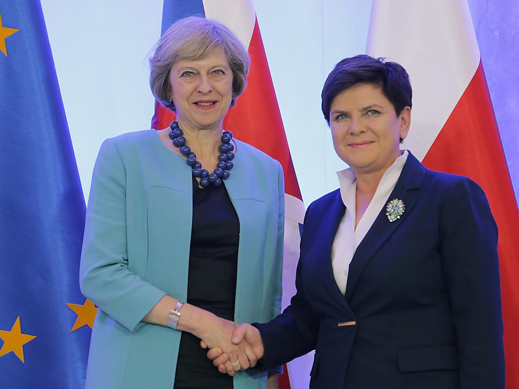 Da sinistra: Theresa May e Beata Szydlo a Varsavia