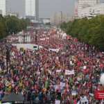 Manifestanti contro il Ttip sulla Karl Mark Alee