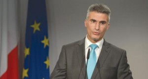 Il ministro degli Interni di Malta, Carmelo Abela