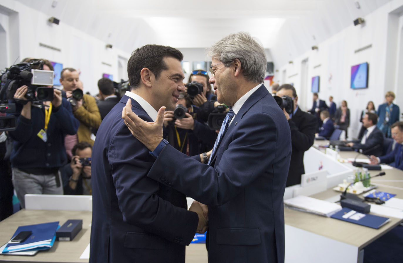 Il presidente del Consiglio Paolo Gentiloni con il suo omologo greco Alexis Tsipras (Foto: Barchielli, Palazzo Chigi)