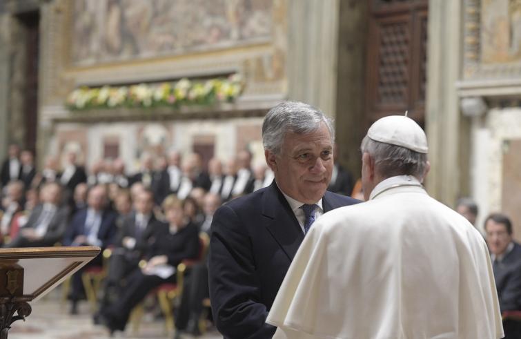 Antonio Tajani con papa Francesco. (Foto Sir)