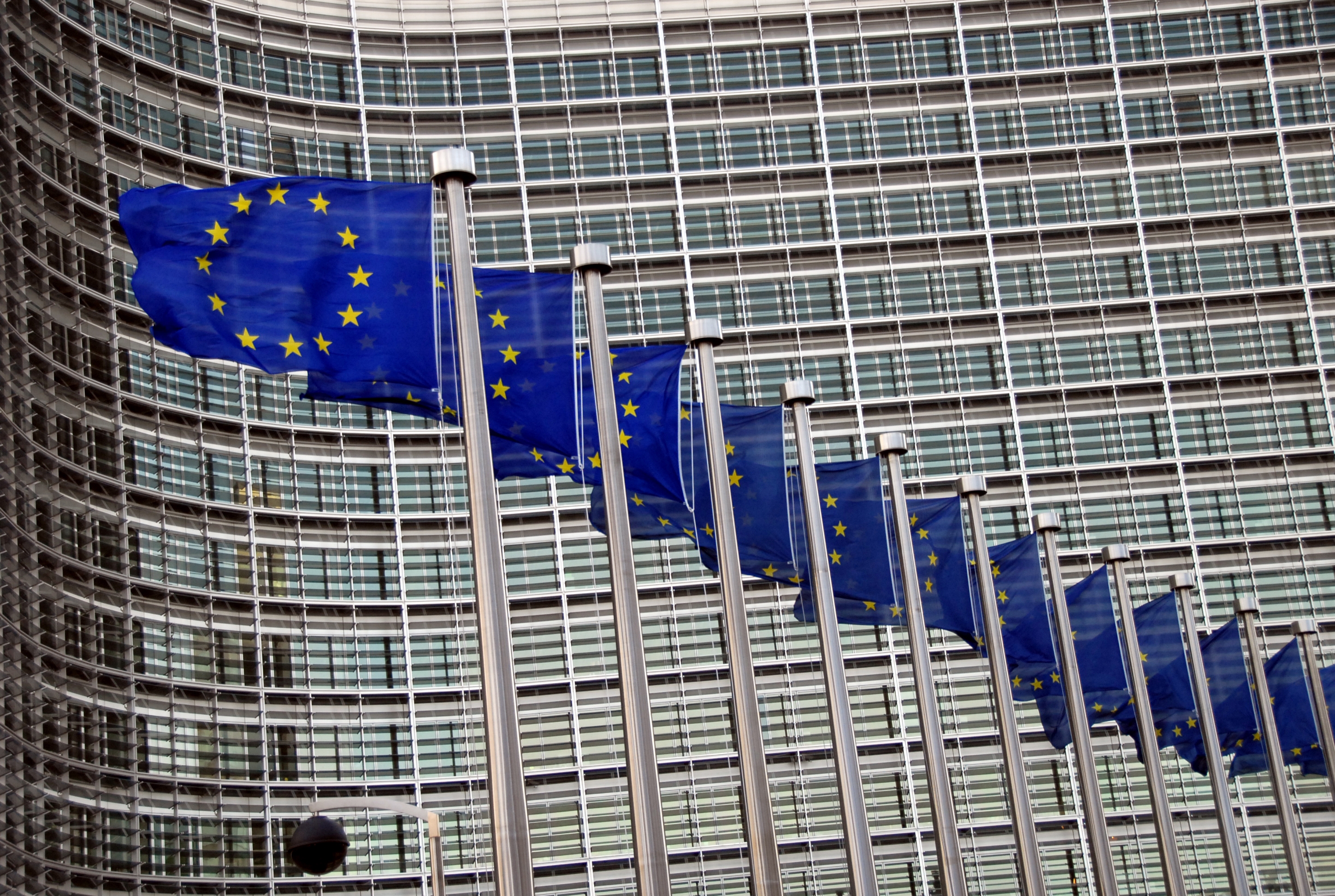 Drapeaux européens devant le Berlaymont