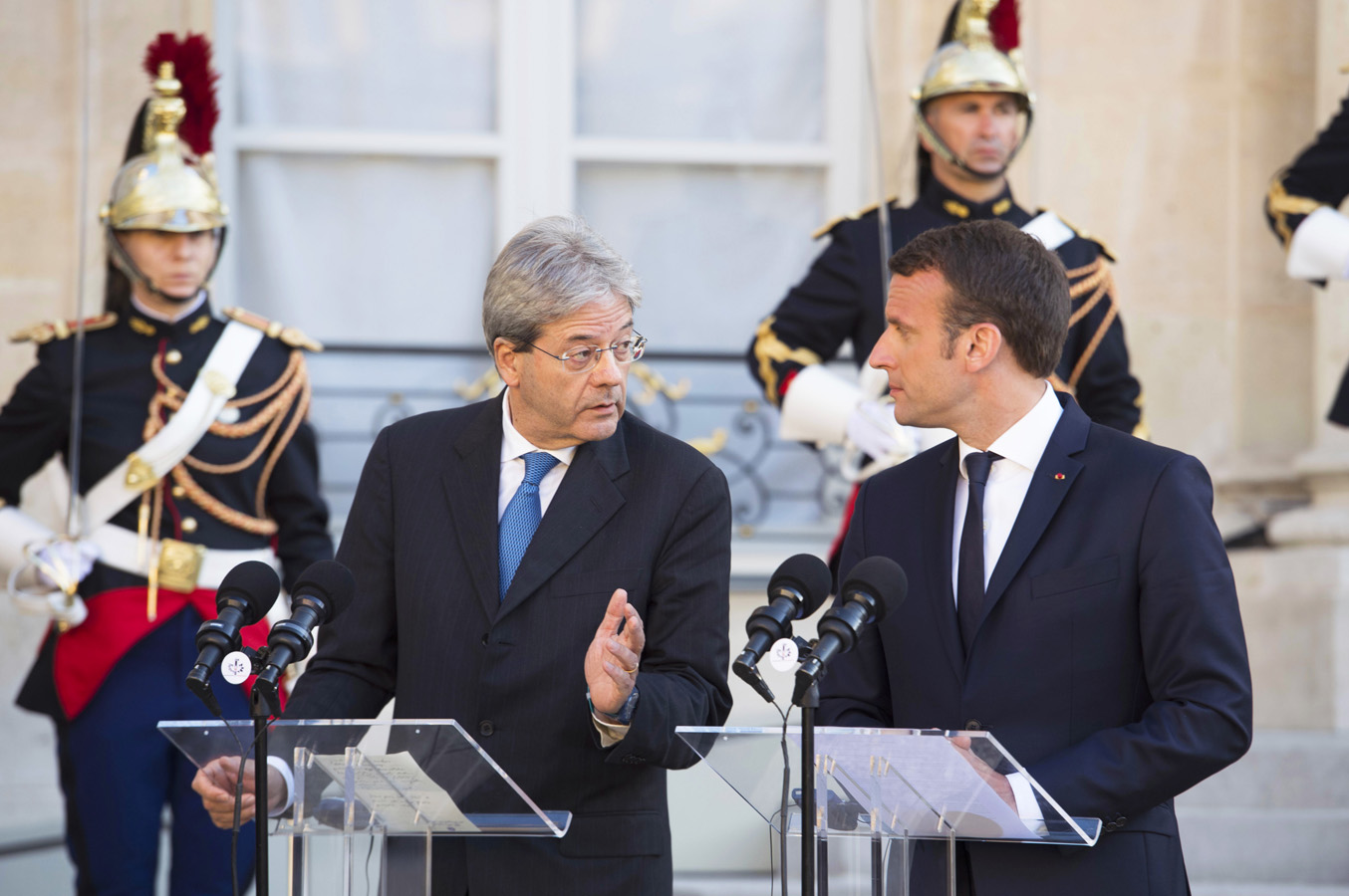 Il presidente del Consiglio Paolo gentiloni in visita dal presidente francese Emmanuel Macron (Foto: Barchielli, Palazzo Chigi)