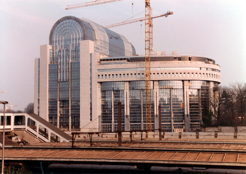 Parlamento europeo, edifici, riscostruzione