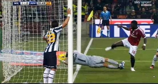 Il gol non concesso a Muntari nel corso di Milan-Juventus del 25 febbraio 2012. In Belgio dalla prossima stagione si verificheranno meno episodi di questo tipo