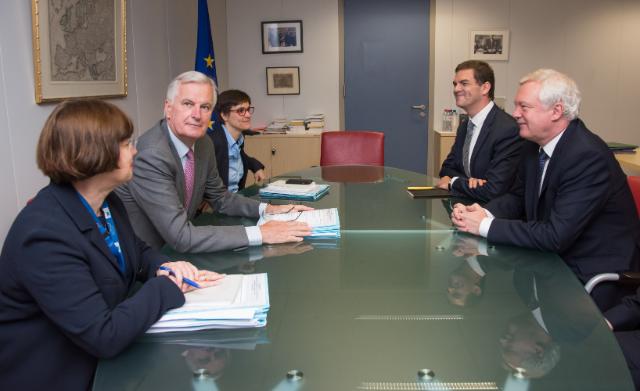 Brexit, negoziato, Barnier, davis