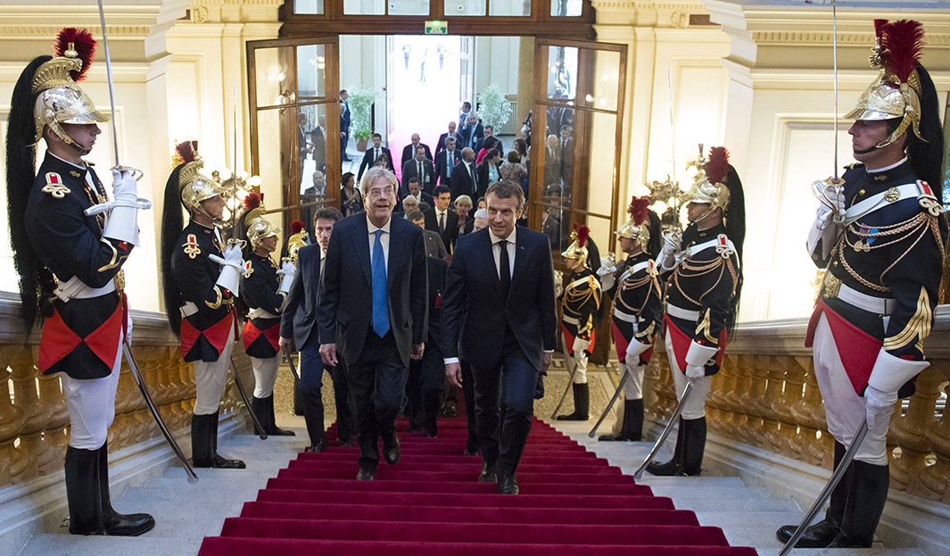 Il presidente francese Emmanuel Macron riceve il presidente del Consiglio, Paolo gentiloni (Foto: Barchielli, Palazzo Chigi)