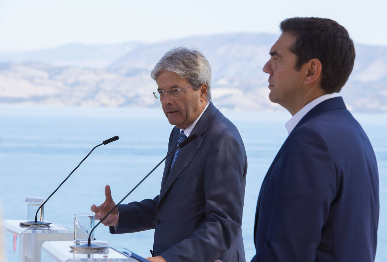 Il presidente del Consiglio Paolo Gentiloni a Corfù con l'omologo Alexis Tsipras (Foto: Barchielli, Palazzo Chigi)