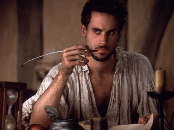 Joseph Fiennes nei panni del poeta nel film Shakespeare in love