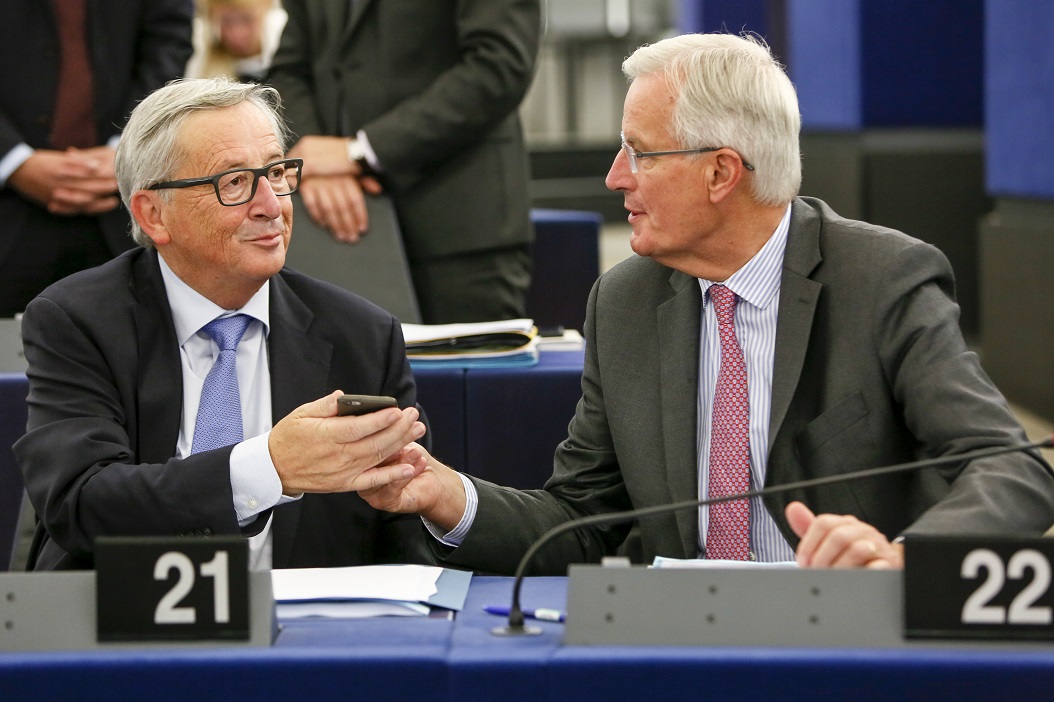 Juncker e Barnier al Parlamento Ue per il dibattito sulla Brexit - © European Union 2017 - Source : EP