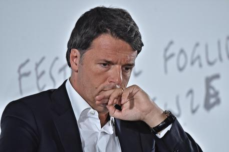 Sotto accusa il titolo del quotidiano Libero "Per stendere Renzi bisogna sparargli"