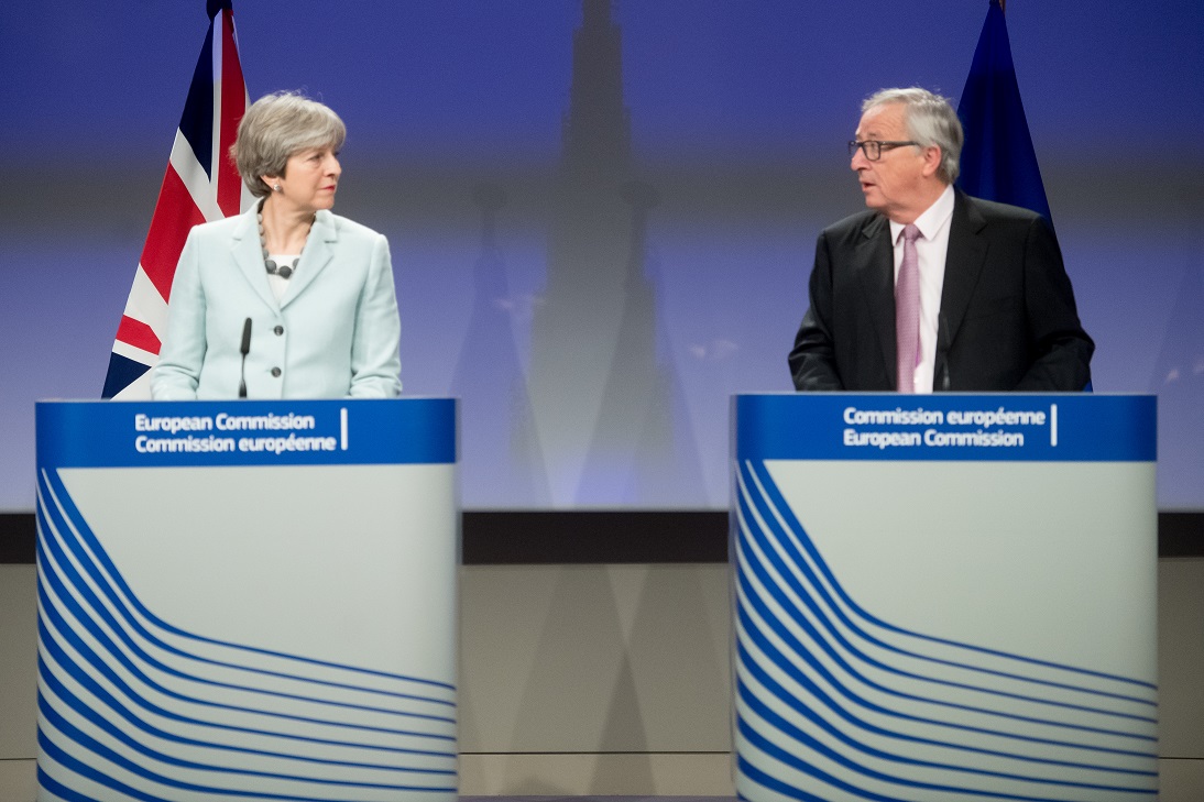 Jean-Claude Juncker e  Theresa May in conferenza stampa a Bruxelles dopo l'accordo