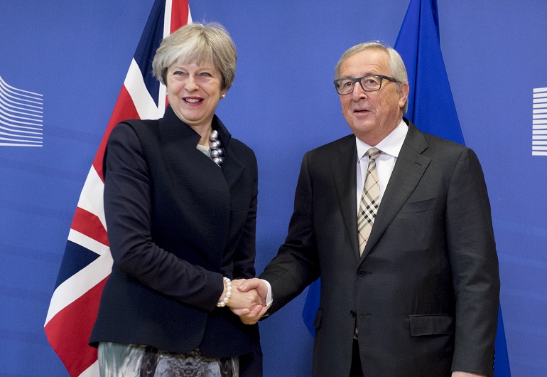 Jean-Claude Juncker e Theresa May