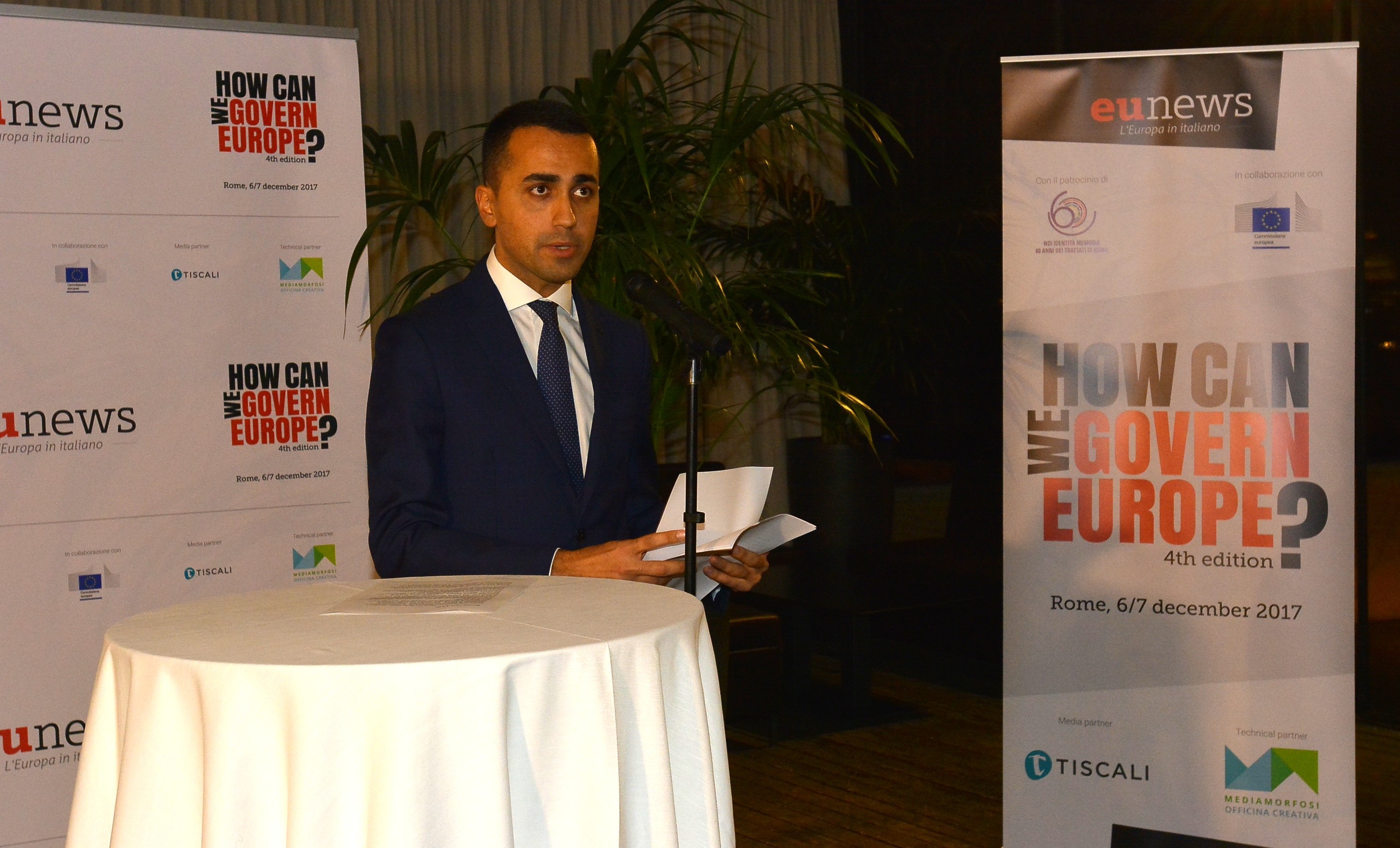 Luigi Di Maio pronuncia il suo primo discorso sull'Unone europea al convegno di Eunews "How can we govern Europe?" all'inizio di dicembre 2017