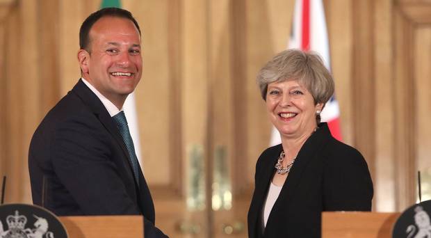 Leo Vadkar premier irlandese e Theresa May premier britannica