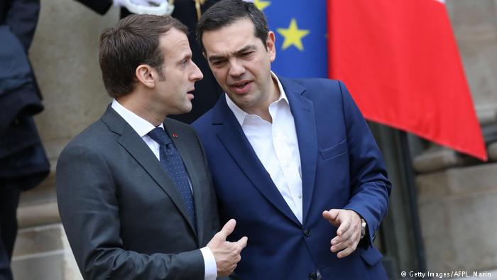 Il premier greco Alexis Tsipras e il Presidente della repubblica francese Emmanuel Macron