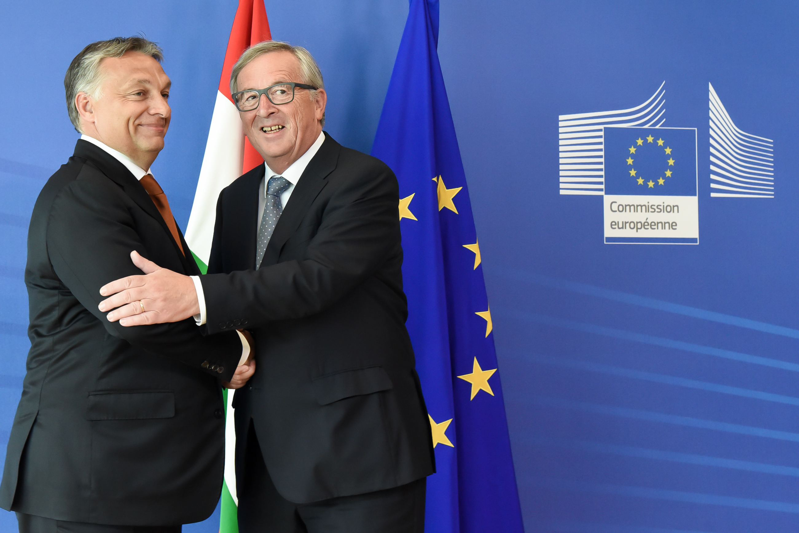 Il primo ministro ungherese Viktor Orbán, e il presidente della Commisione europea Jean-Claude Juncker