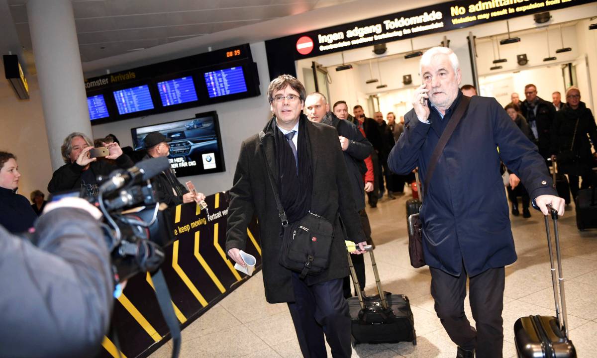 Carles Puigdemont questa mattina al suo arrivo in Danimarca