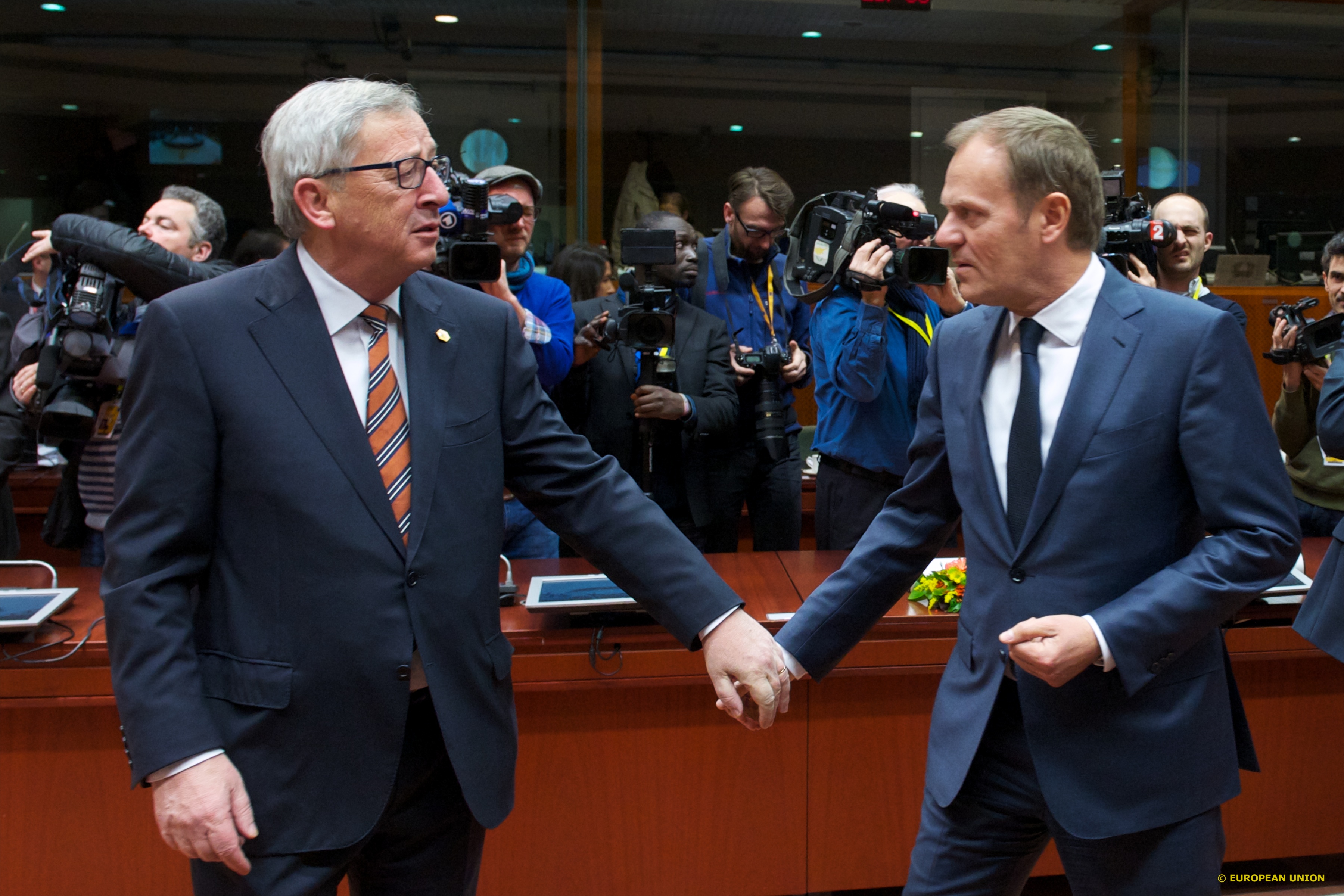 I presidenti di Commissione e Consiglio europeo, Jean-Claude Juncker (sinistra) e Donald Tusk