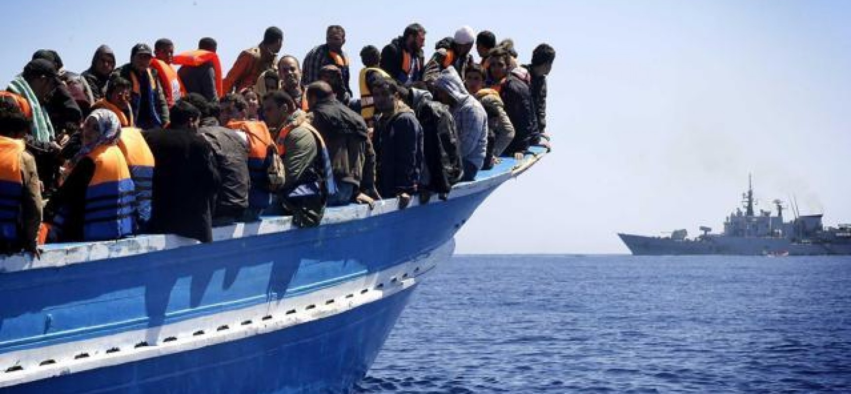 Migranti a largo delle coste italiane