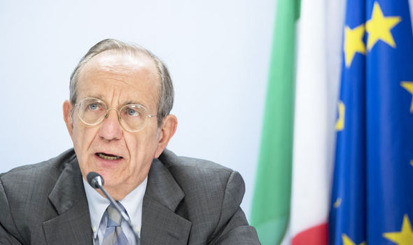 Il ministro dell'Economia, Pier Carlo Padoan