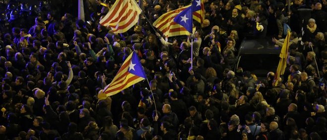 Manifestazioni a Barcellona domenica 25 marzo contro l'arresto di Carles Puidgemont in Germania